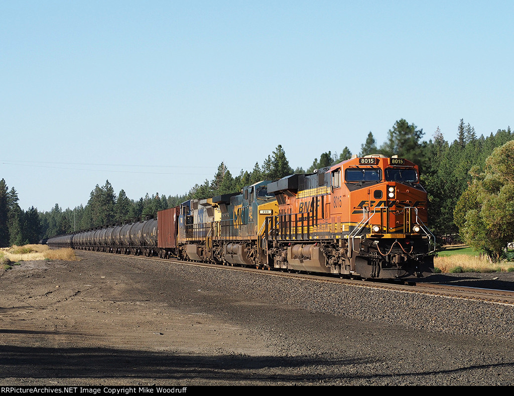 BNSF 8015